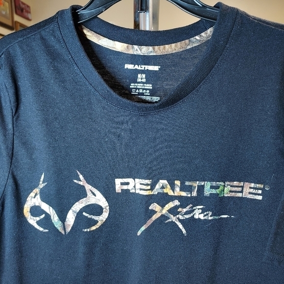 Realtree Med Buck Horn logo camo/black tshirt - Picture 12 of 12